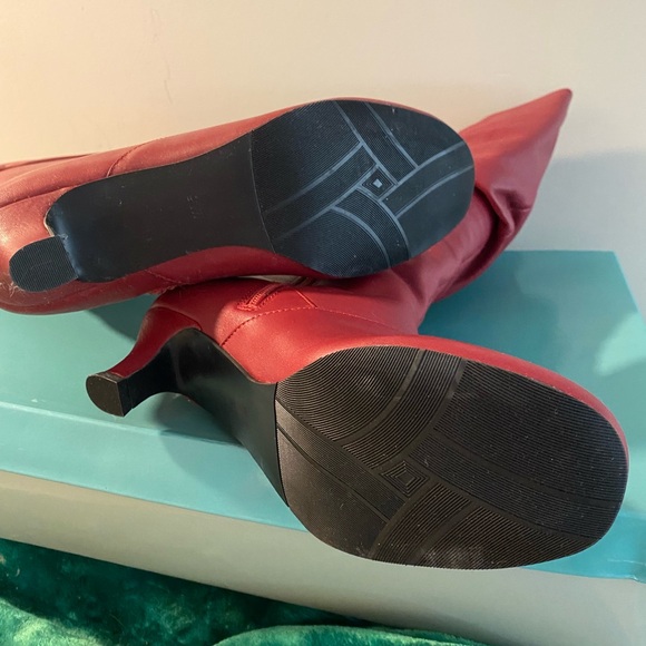 Array Burgundy  Leather Boots - Picture 3 of 13